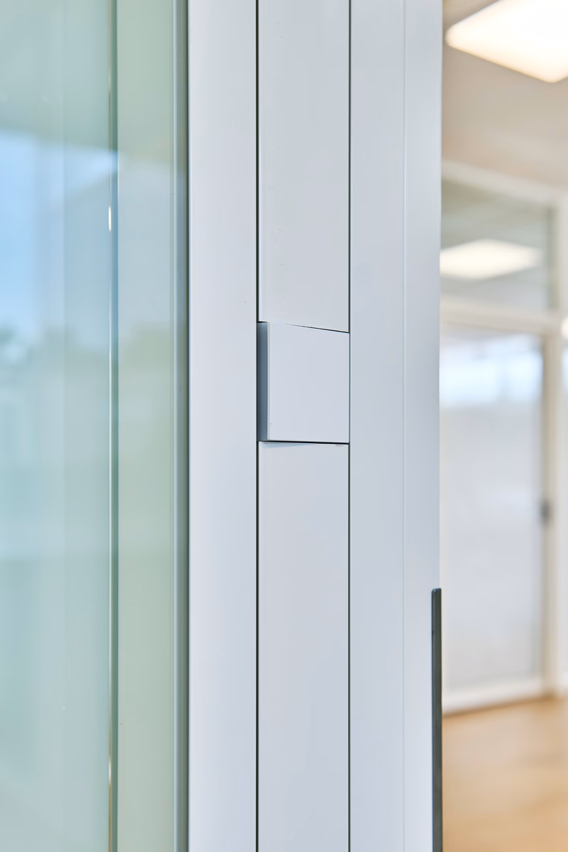 Balustrades et mains courantes: conformité ERP et tertiaire