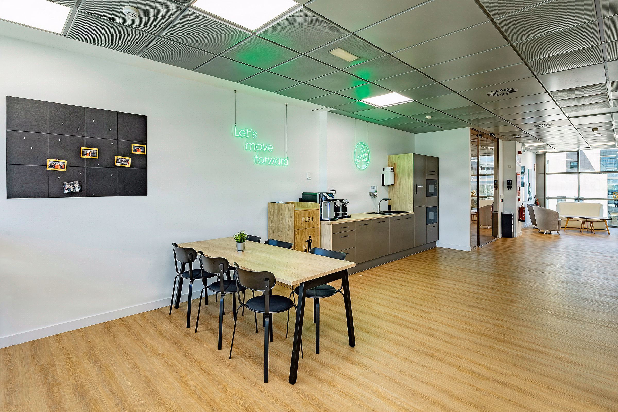 cafeteria - Astek Madrid - France - 2026