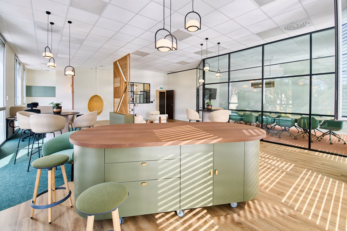 Certification bureaux: WELL, BREEAM, HQE — le guide DAF/DRH
