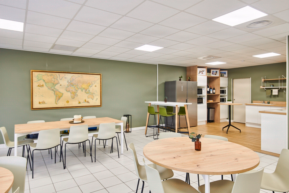 33 postes livrés à date, 95% de mobilier réemployable