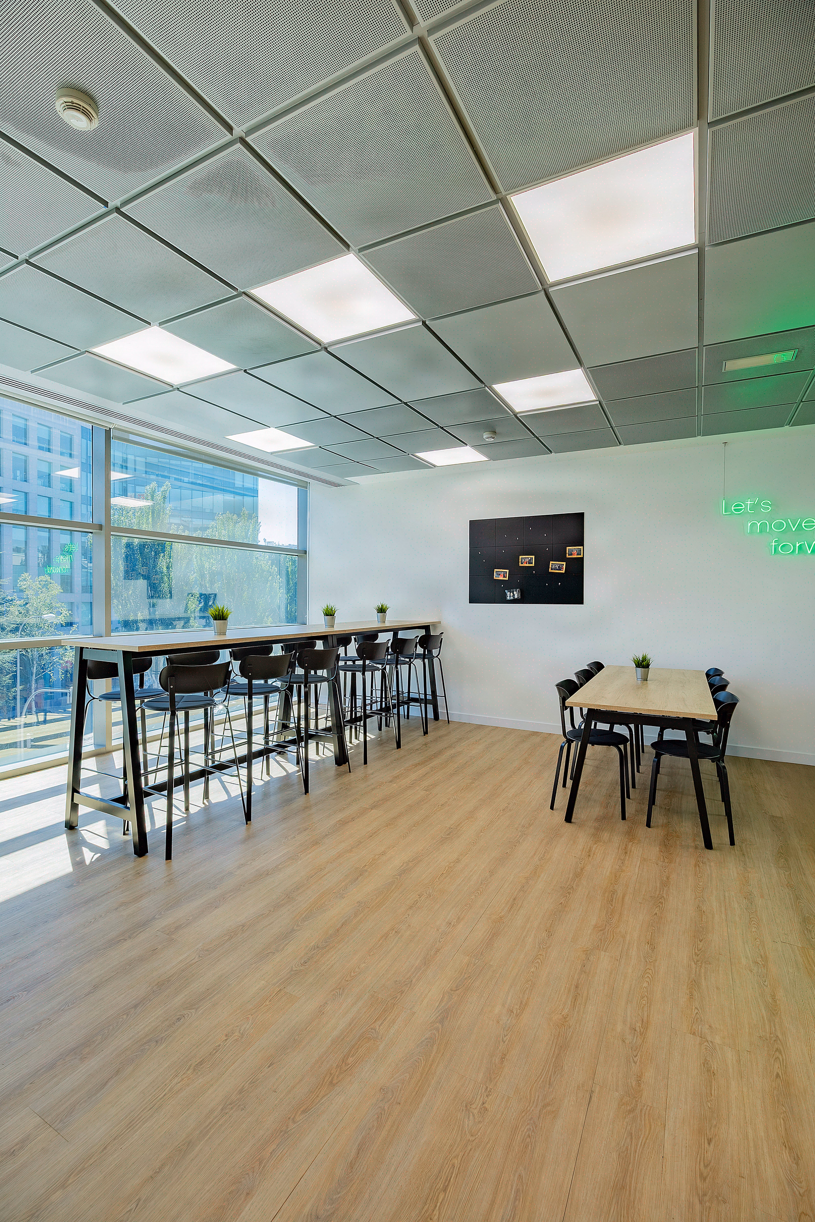 cafeteria - Astek Madrid - France - 2026