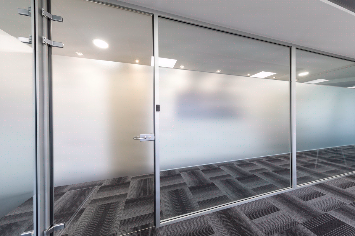 Solid-core wooden doors: premium for office spaces