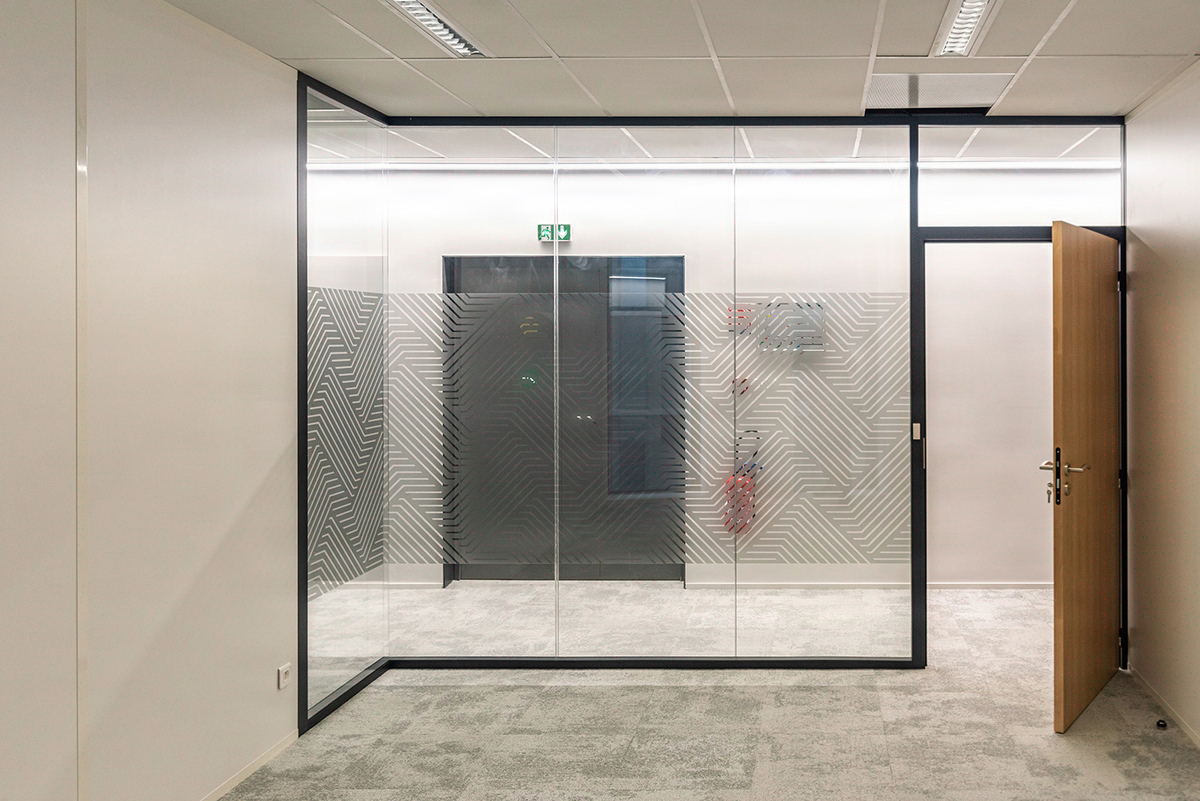 Cloisons seches grande hauteur: 4 a 7 metres, ossatures renforcees — KYTOM