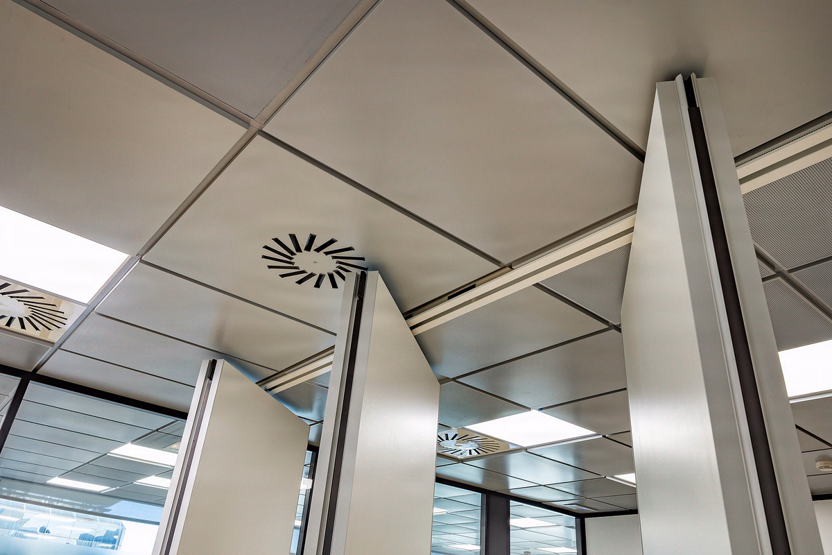 Cloisons spéciales bureaux: smart glass, LED, végétal, écrans