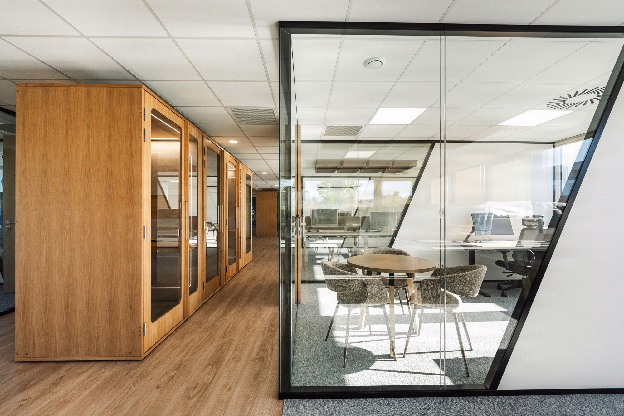Mobilier professionnel: investir juste, pas tendance — KYTOM