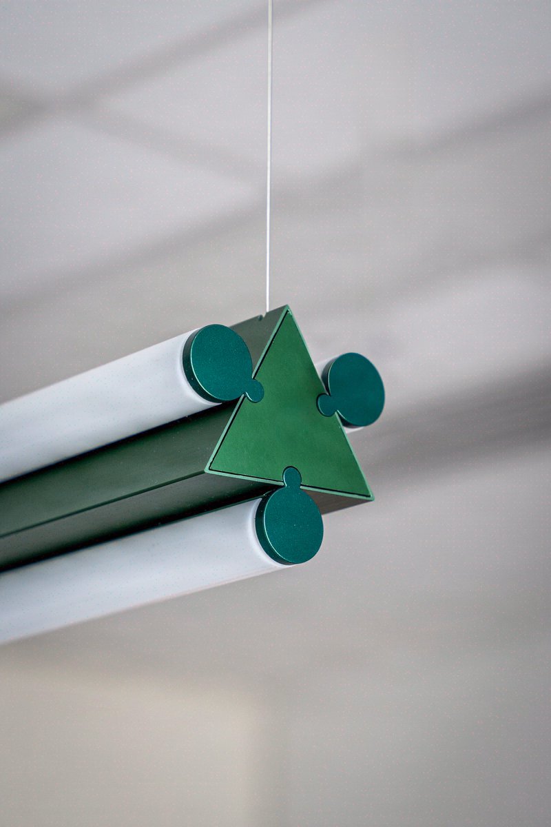 Suspended linear lighting: technical trade-offs and spatial integration