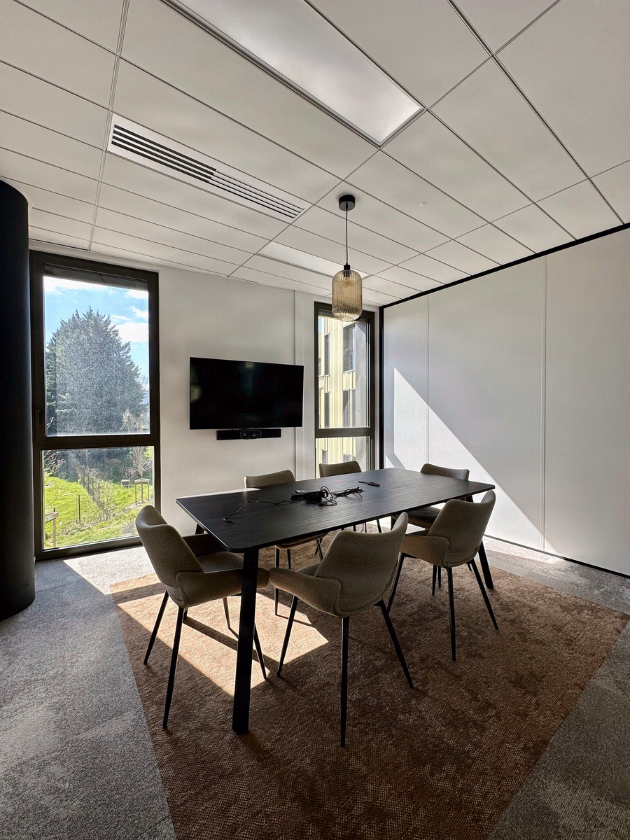 Studio visio & éclairage professionnel: 4 contraintes techniques à résoudre