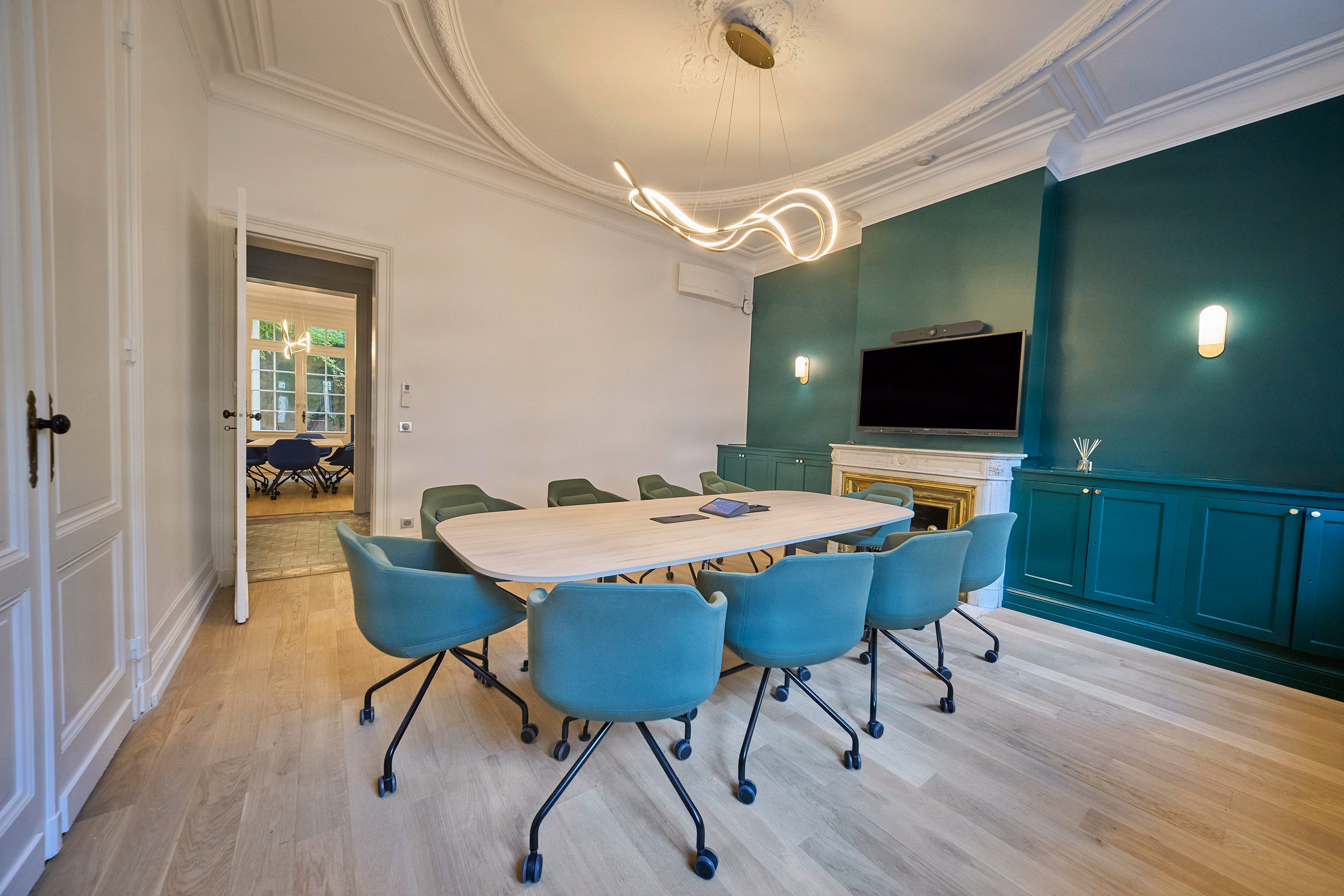 salle-reunion - H Family Office - Bordeaux - 2025